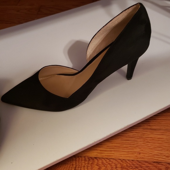 Black Heels - Picture 2 of 4